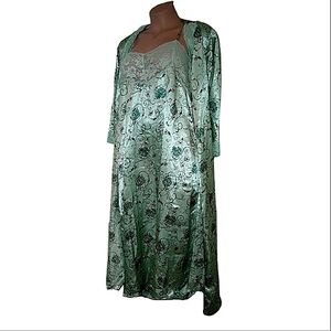Green robe and nighty set